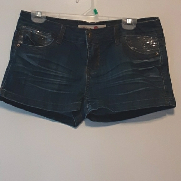 1st Kiss shorts - Picture 9 of 10